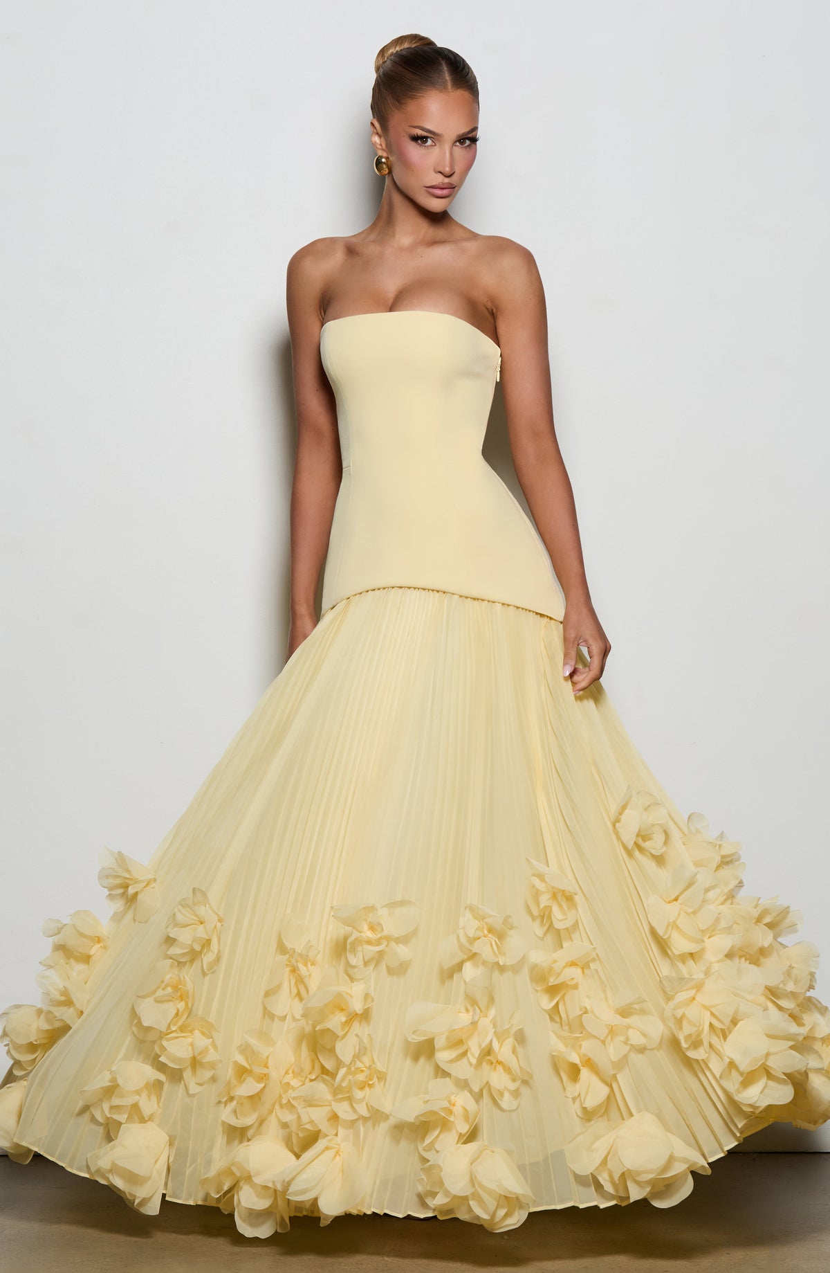 Serena™ - Vestido Largo con Bordado Floral