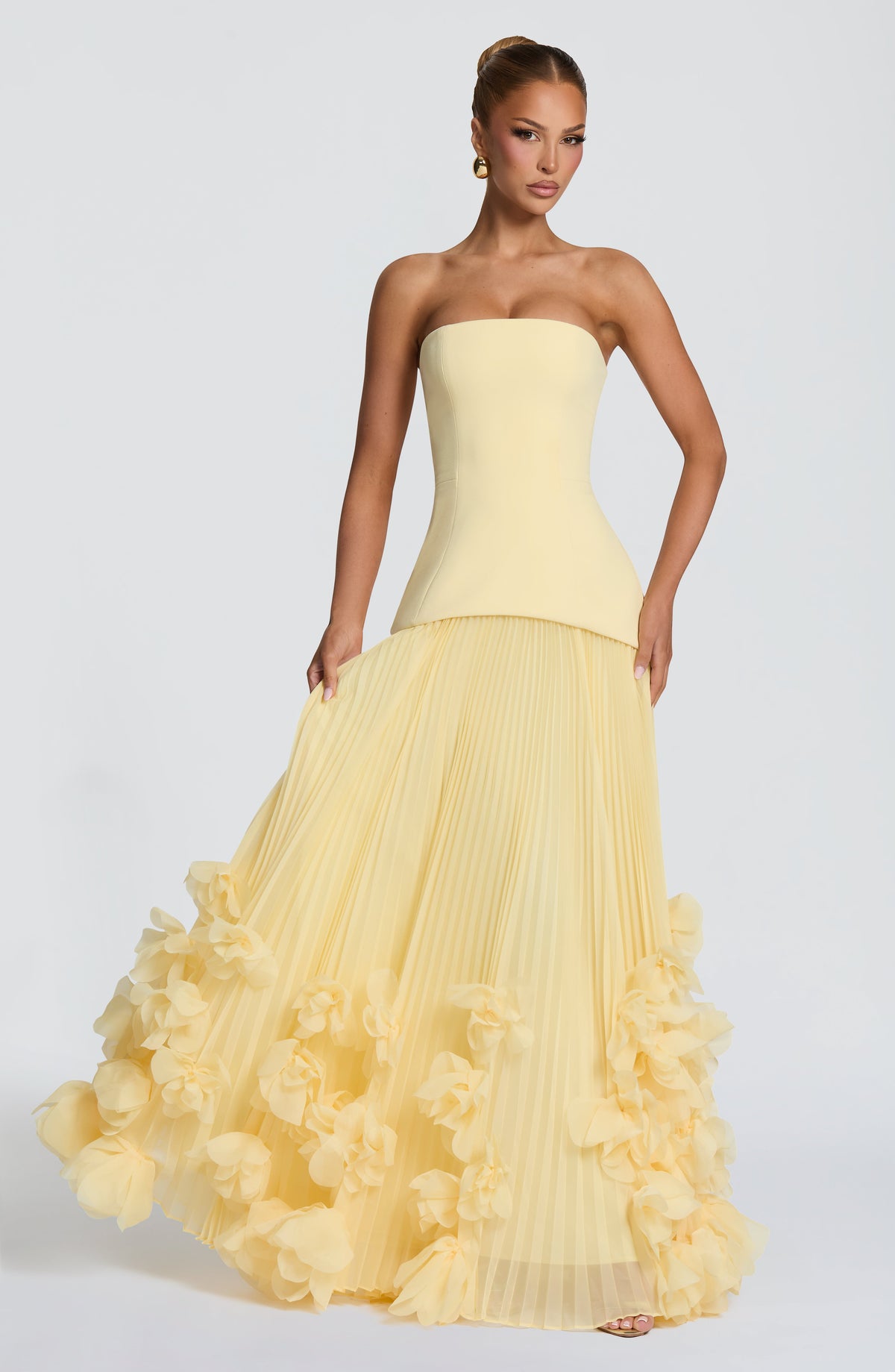 Serena™ - Vestido Largo con Bordado Floral