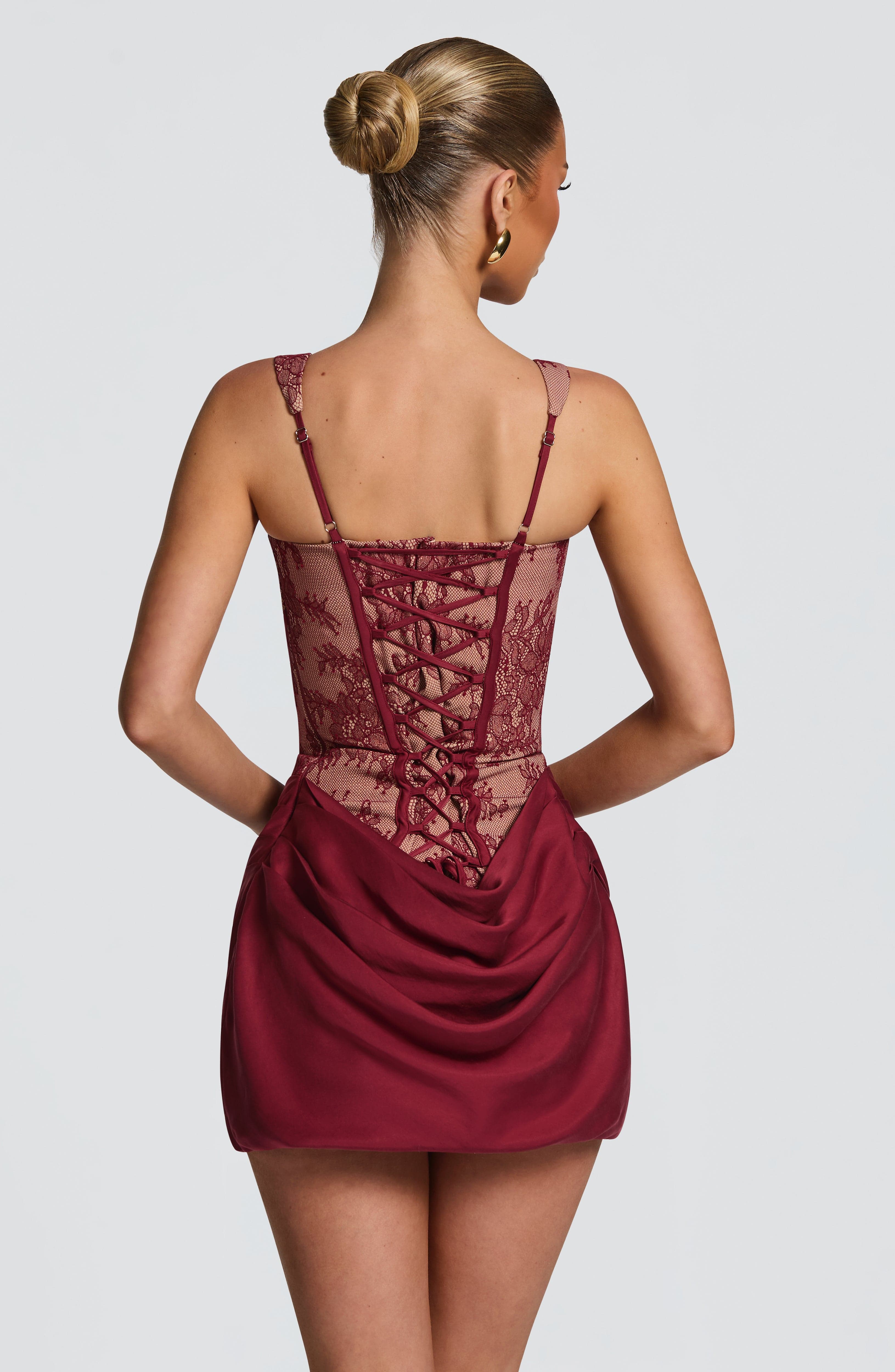 Cornelia™ - Vestido Corto de Encaje