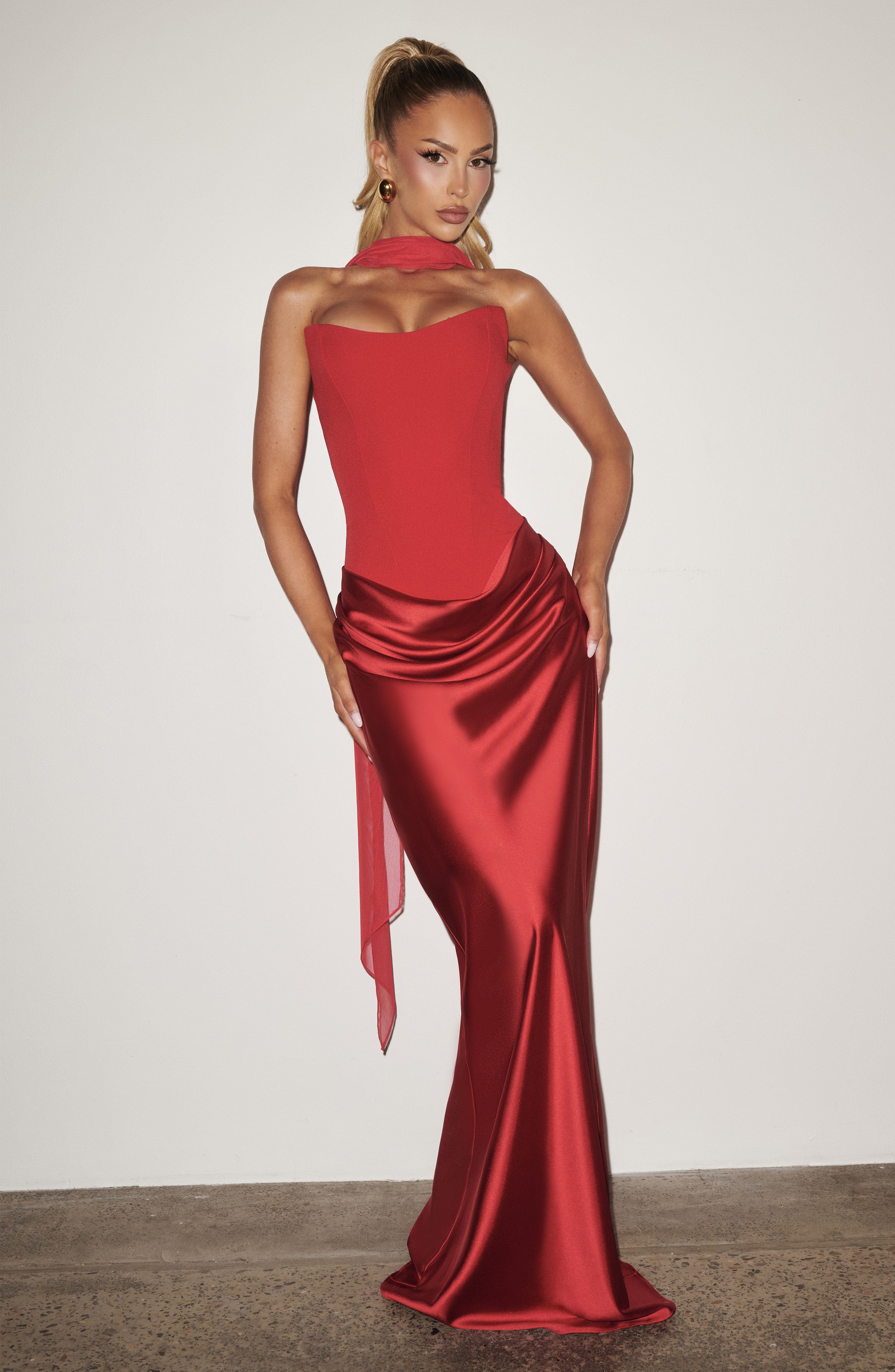 Marta™ - Vestido Largo con Sobrefalda