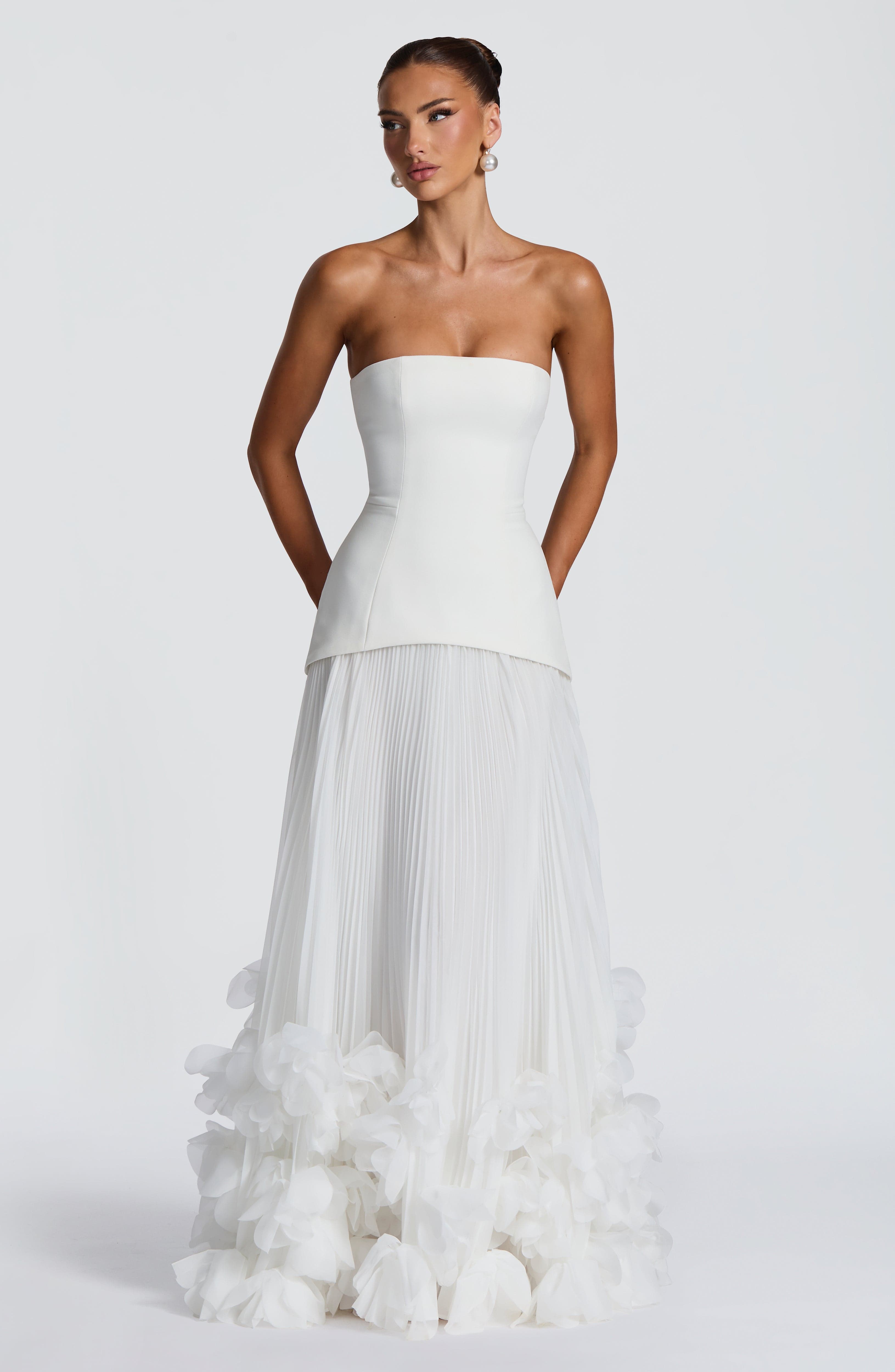 Serafina™ - Vestido Largo con Apliques