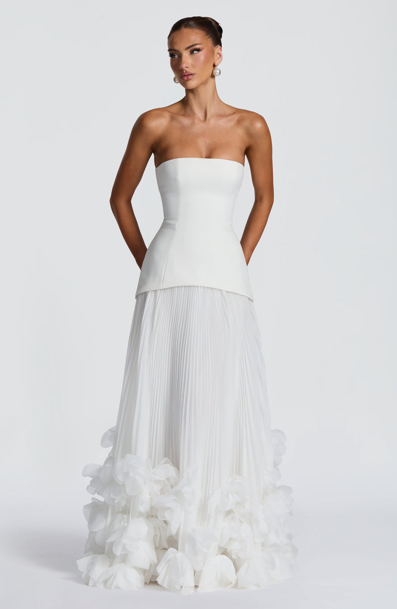 Serafina™ - Vestido Largo con Apliques