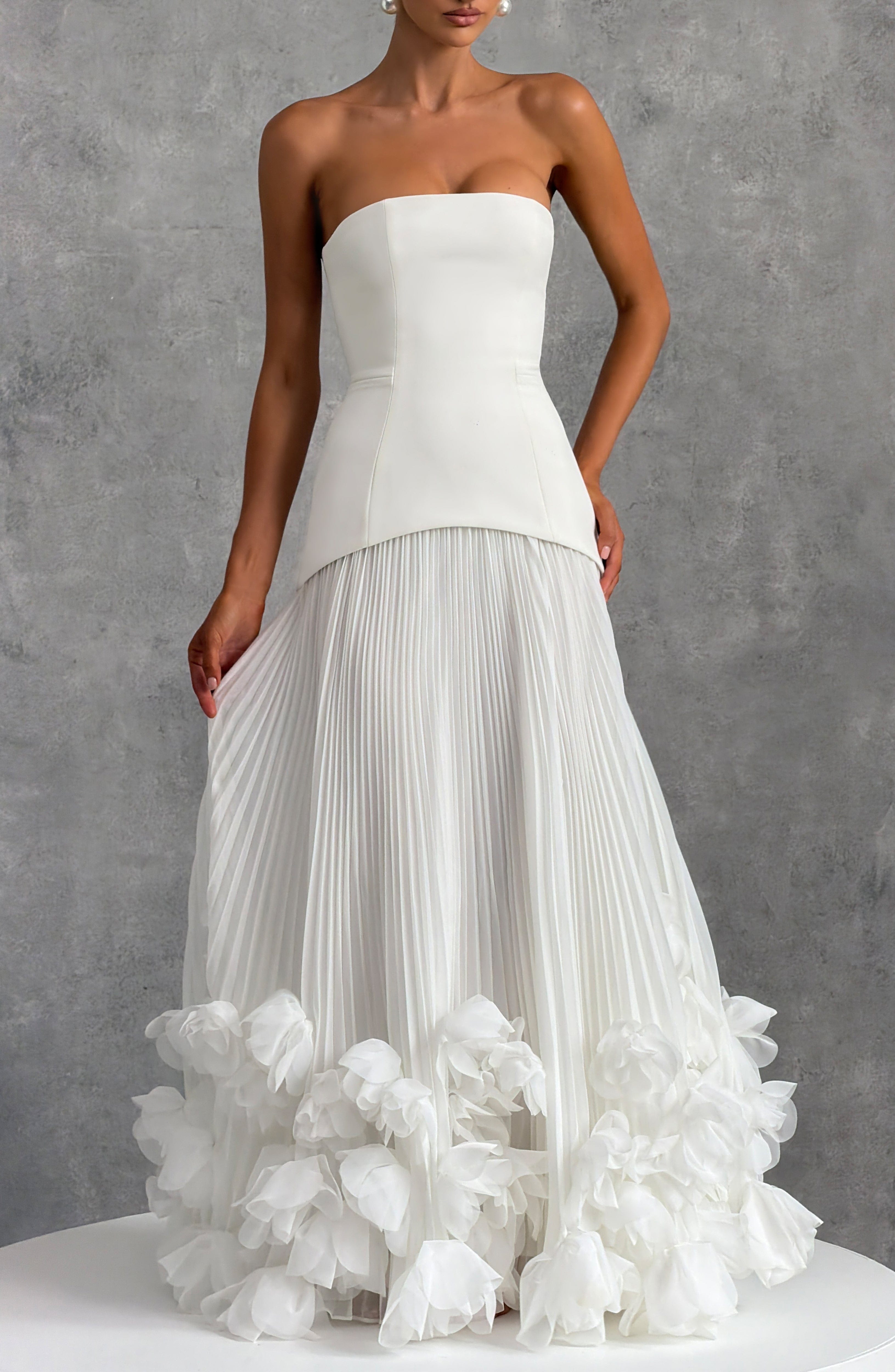 Serafina™ - Vestido Largo con Apliques